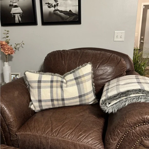 Pottery barn cream and gray plaid pillow/throw blanket set - Picture 5 of 7